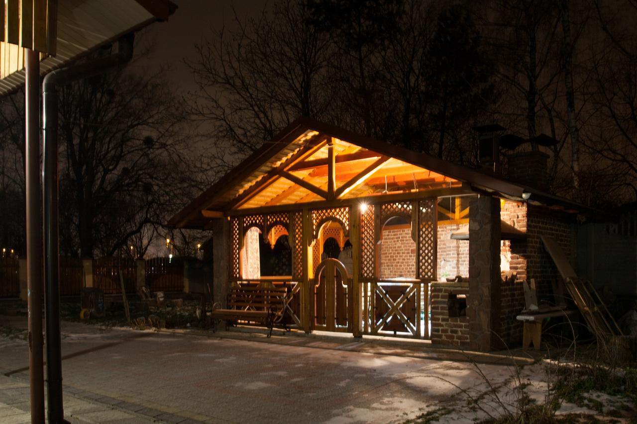 Alekselena Hotel Malekhuv Buitenkant foto