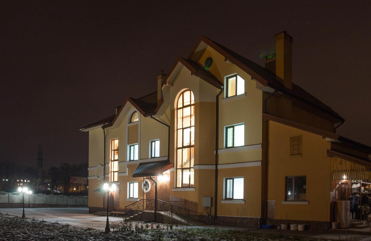 Alekselena Hotel Malekhuv Buitenkant foto