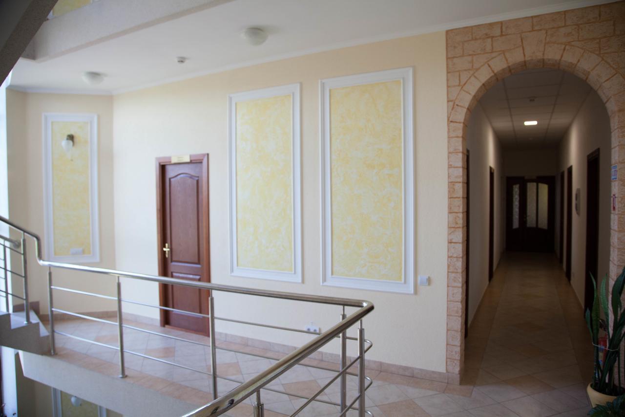 Alekselena Hotel Malekhuv Buitenkant foto