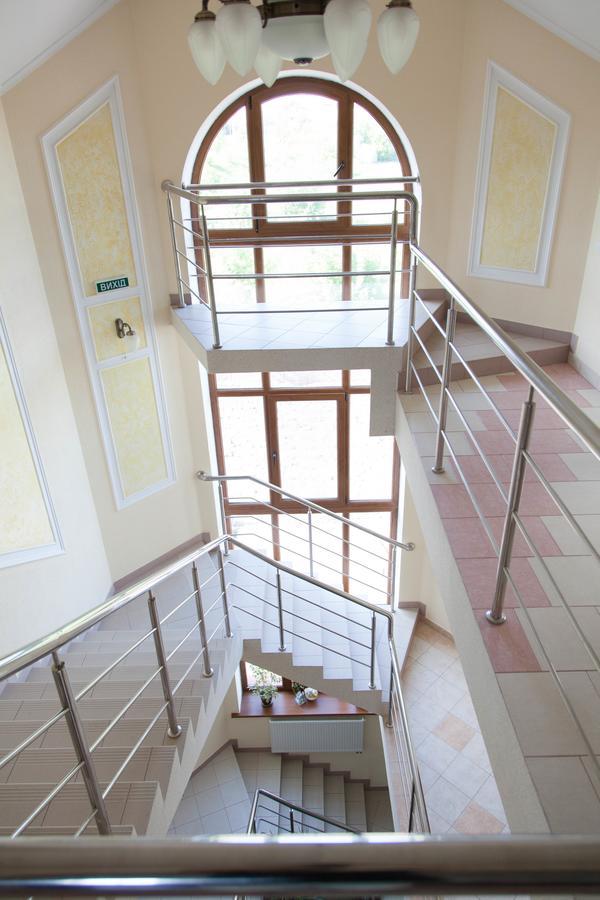 Alekselena Hotel Malekhuv Buitenkant foto