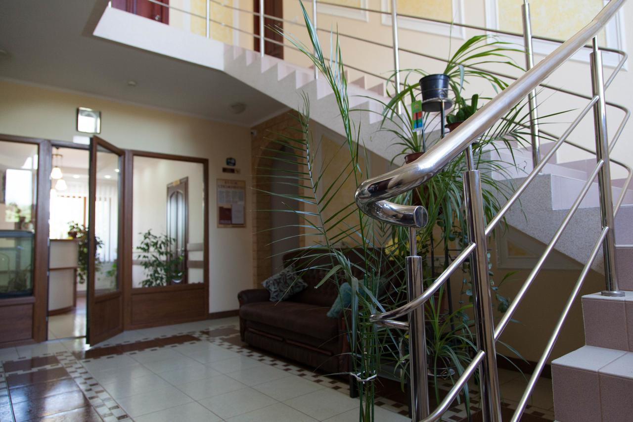 Alekselena Hotel Malekhuv Buitenkant foto