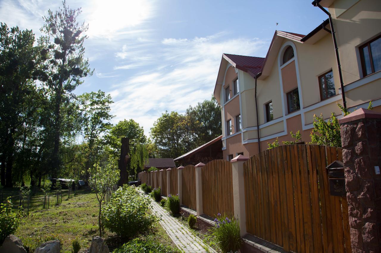 Alekselena Hotel Malekhuv Buitenkant foto