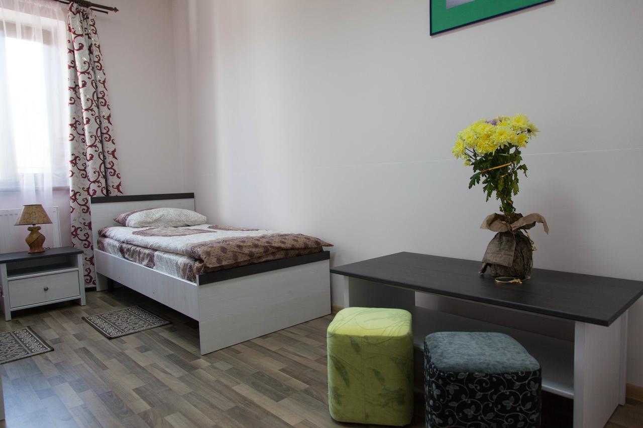 Alekselena Hotel Malekhuv Buitenkant foto