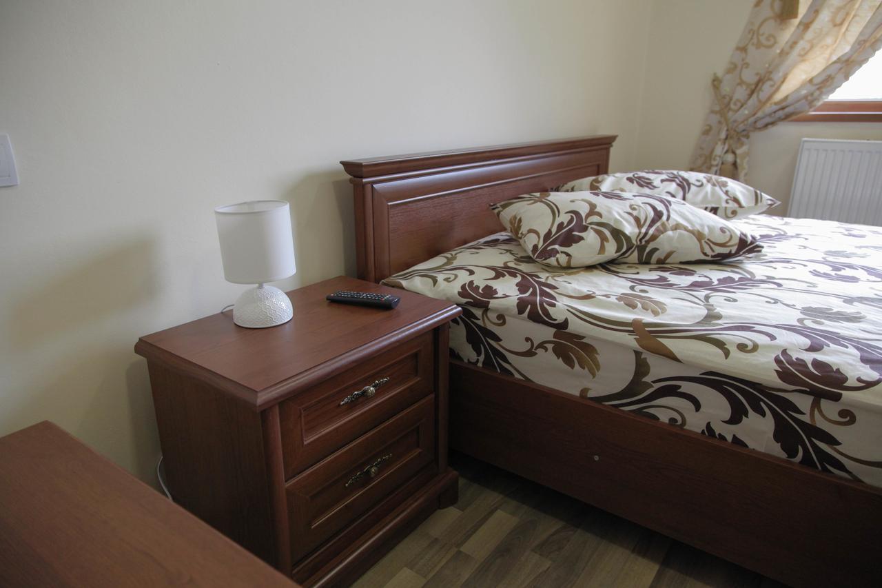Alekselena Hotel Malekhuv Buitenkant foto