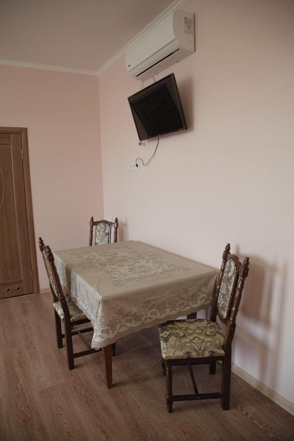 Alekselena Hotel Malekhuv Buitenkant foto